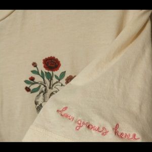 T-shirt urban outfitters-size cst